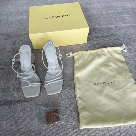 Song Of Style Noelle Heel in Ivory - Picture 7 of 11